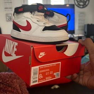 Nike Toddler Size 8 Sneaker